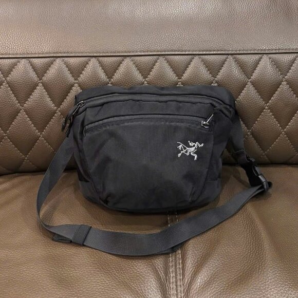 Handbags - Crossbody Shoulder Bag – Black